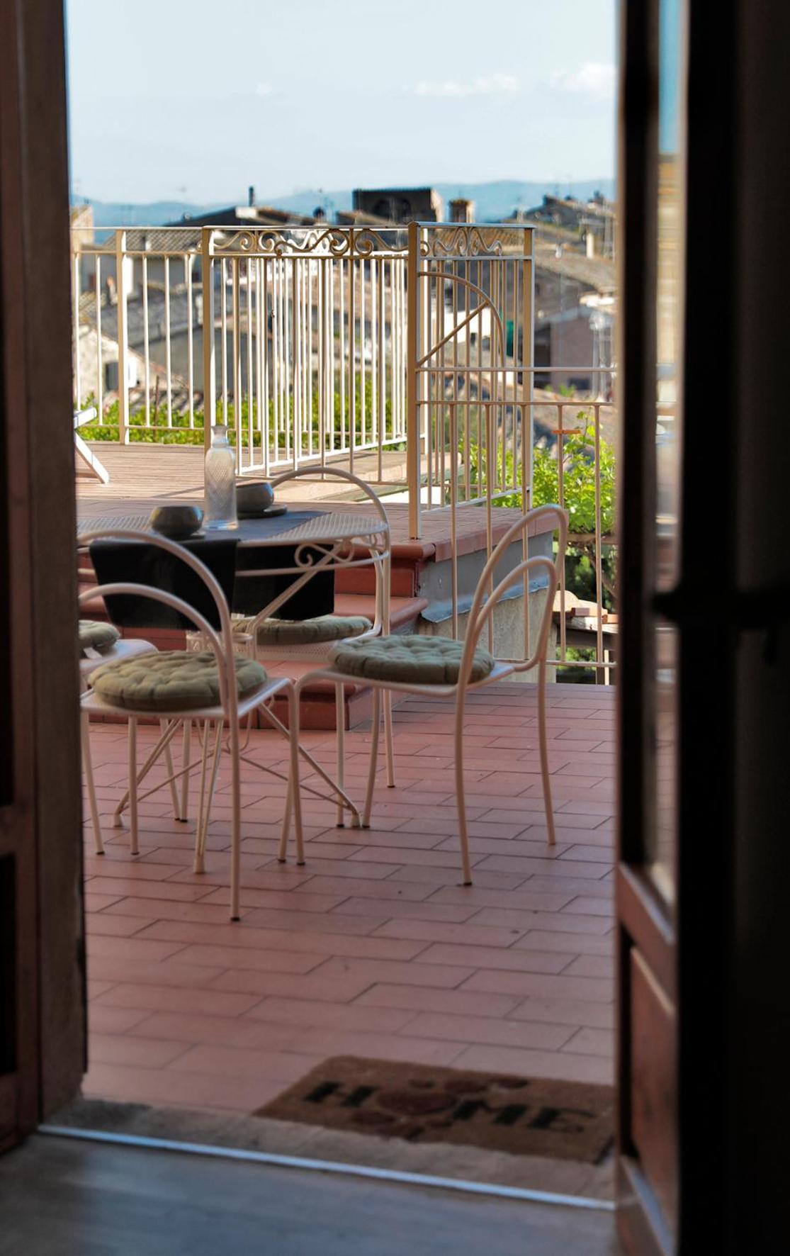 Appartamento Le Palme Con Terrazze In Centro Σαν Τζιμινιάνο Εξωτερικό φωτογραφία